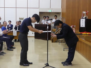 陸上40歳未満100メートル優勝　松本翔吾