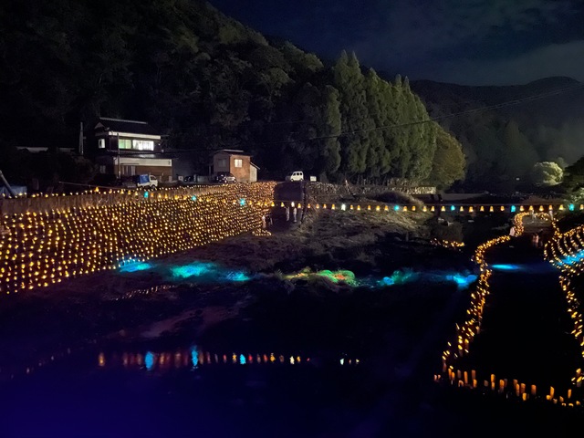 幻想的な竹灯籠