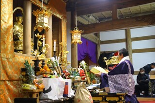 読経のようすトリミング