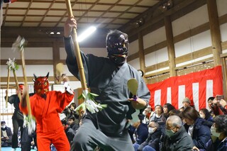 鬼による舞のようす