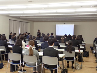 新規採用教職員等服務規律研修のようす