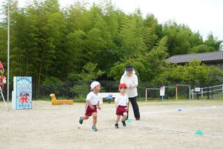 3・4歳児によるかけっこ