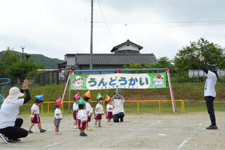 0・1・2歳児によるベイビーシャーク