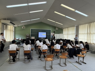 中津市内山国中学校の様子