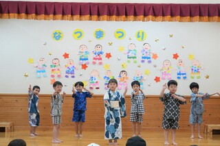 こすもす組さんによるおどり「好きすぎて滅！」