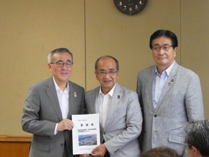 広瀬県知事と奥塚市長