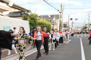 市民総踊りのようす