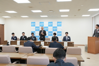 記者会見の様子